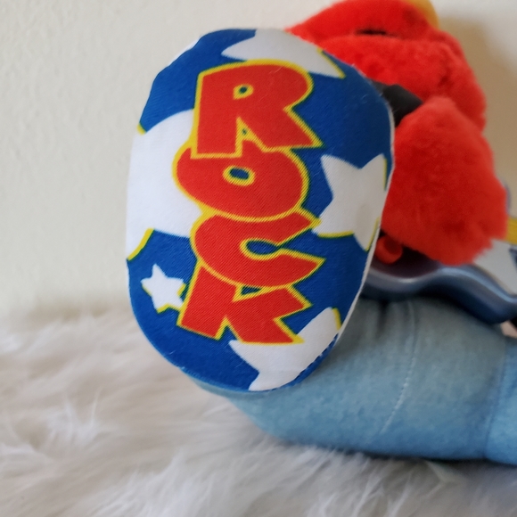 Vintage Rock & Roll Elmo With Playing Guitar, Plays Songs and Shakes - Picture 7 of 13